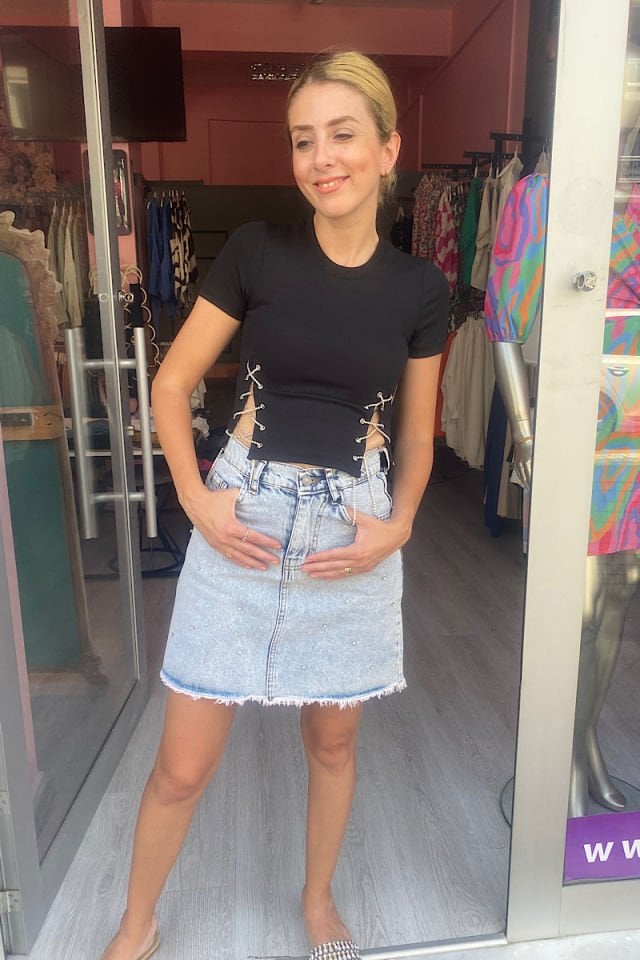 Kuş Gözü Taş Geçirmeli Bluz-Siyah