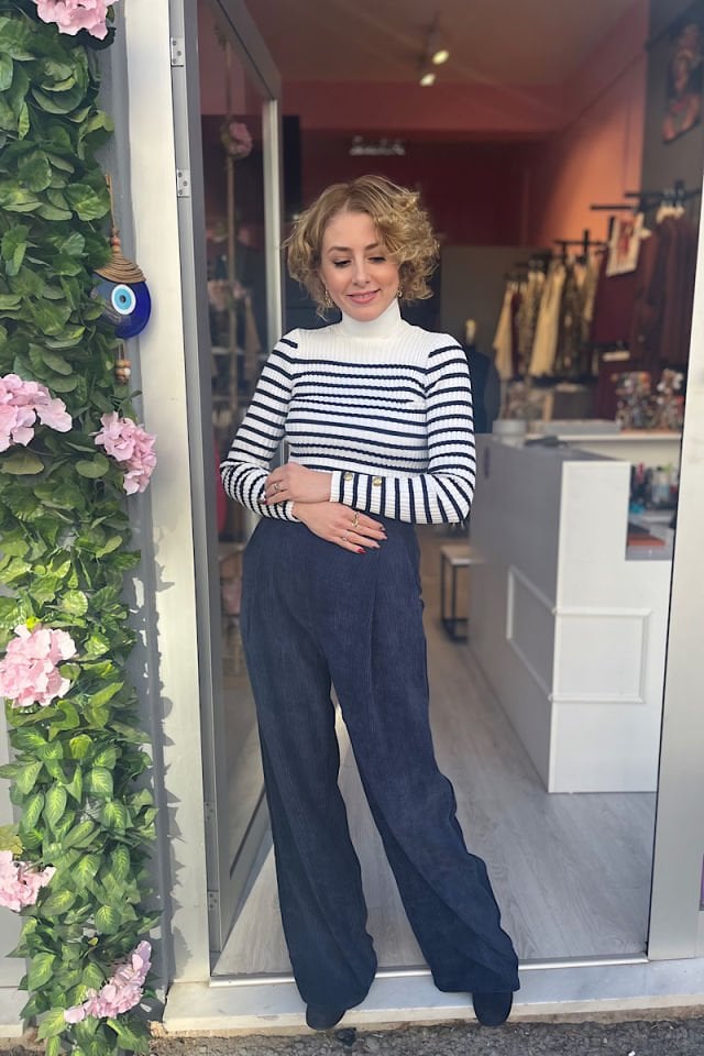 Bilekleri Gold Düğmeli Balıkçı Triko-Lacivert