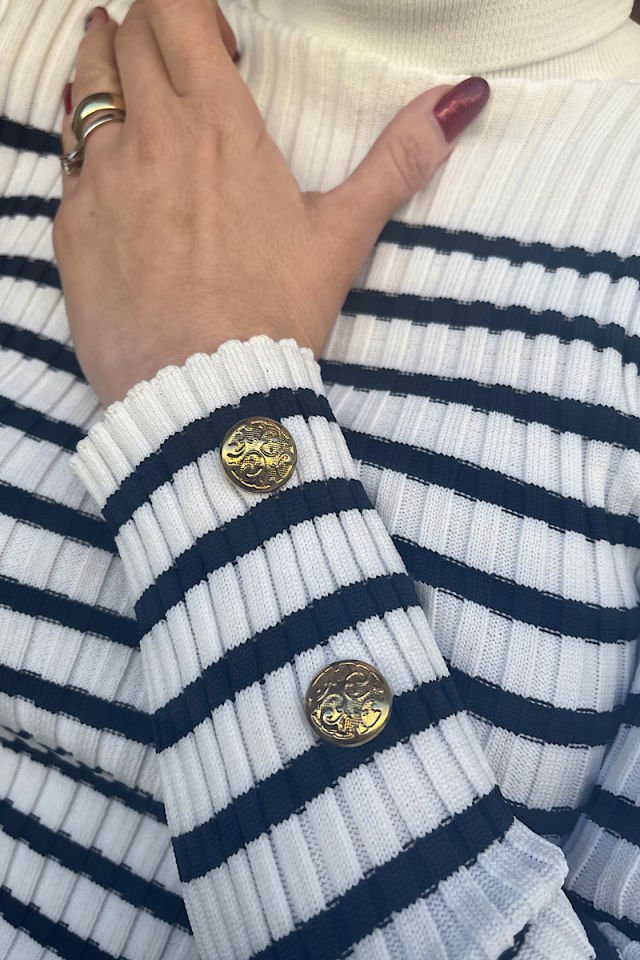 Bilekleri Gold Düğmeli Balıkçı Triko-Lacivert