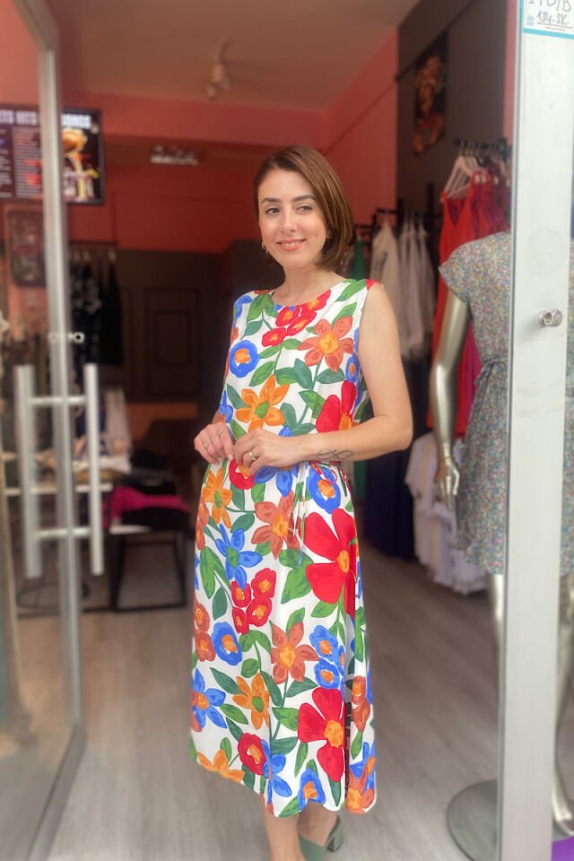 Çiçek Desenli Kolsuz Uzun Elbise