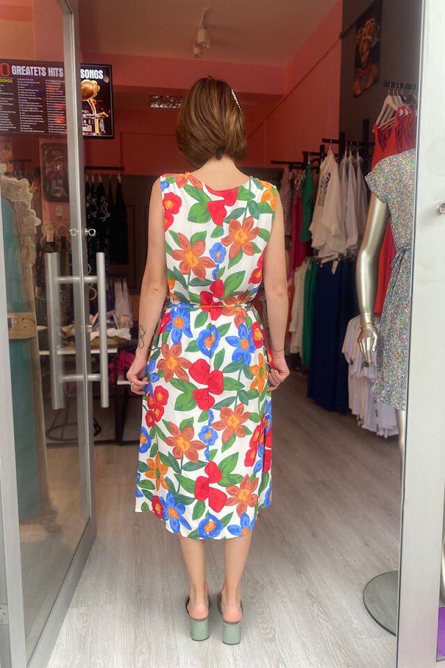 Çiçek Desenli Kolsuz Uzun Elbise