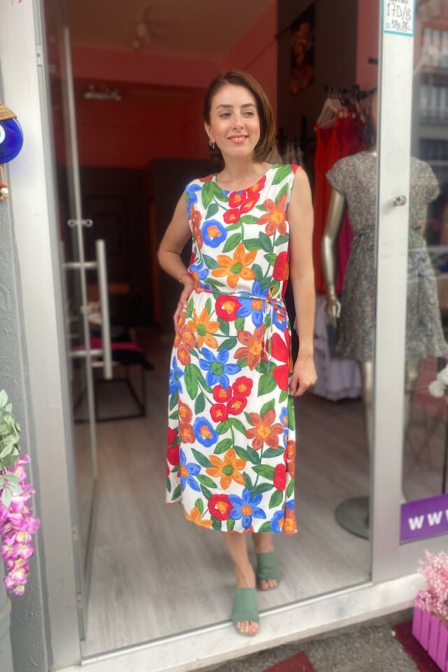 Çiçek Desenli Kolsuz Uzun Elbise