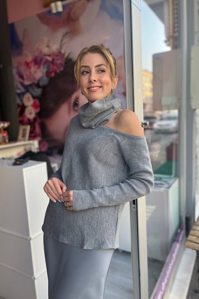 Boğazı Çıkarılabilir Triko-Gri