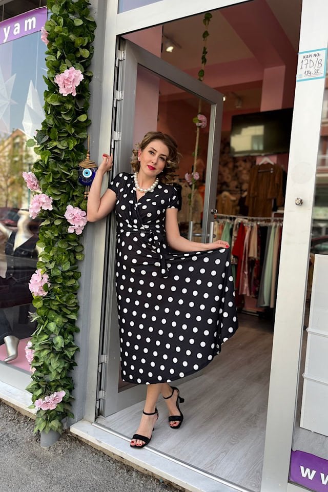 Puantiyeli Kruvaze Midi Elbise-Siyah