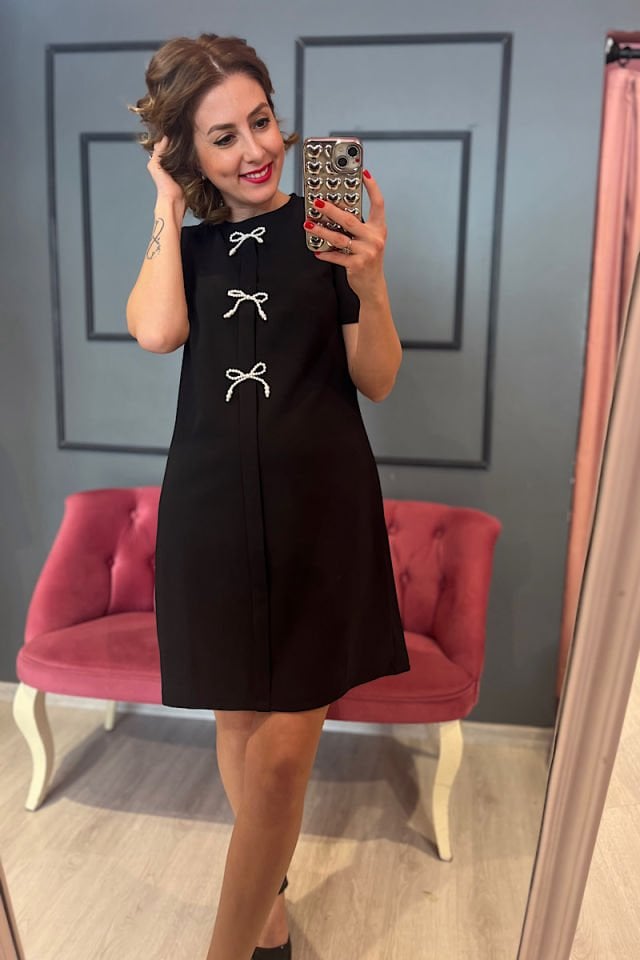 İnci Fiyonk Detaylı Elbise-Siyah