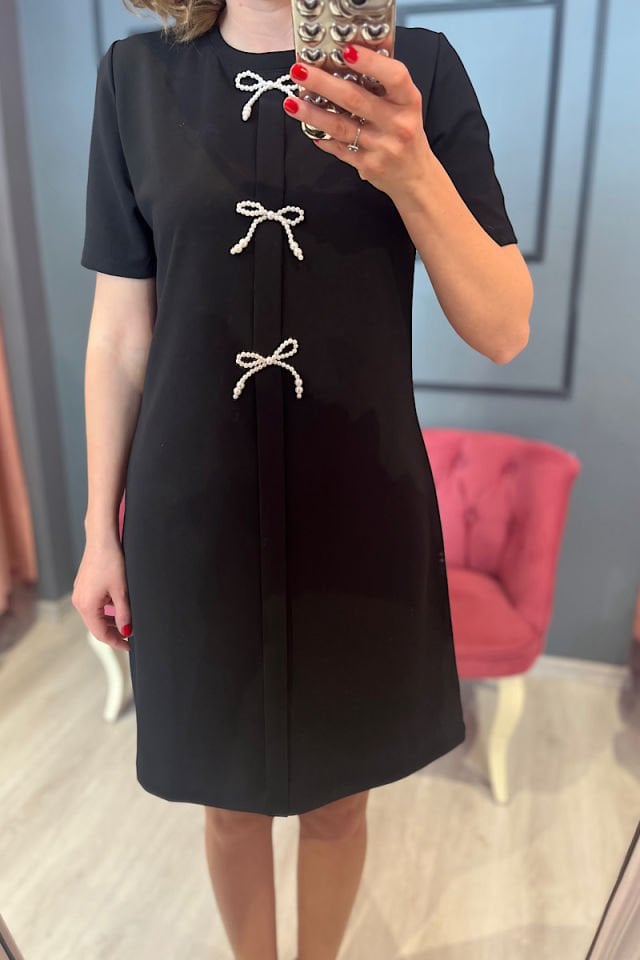 İnci Fiyonk Detaylı Elbise-Siyah