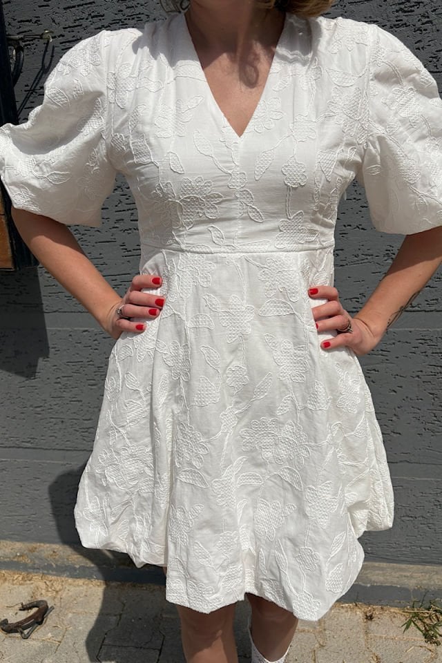 Nakışlı Balon Kol Elbise-Beyaz