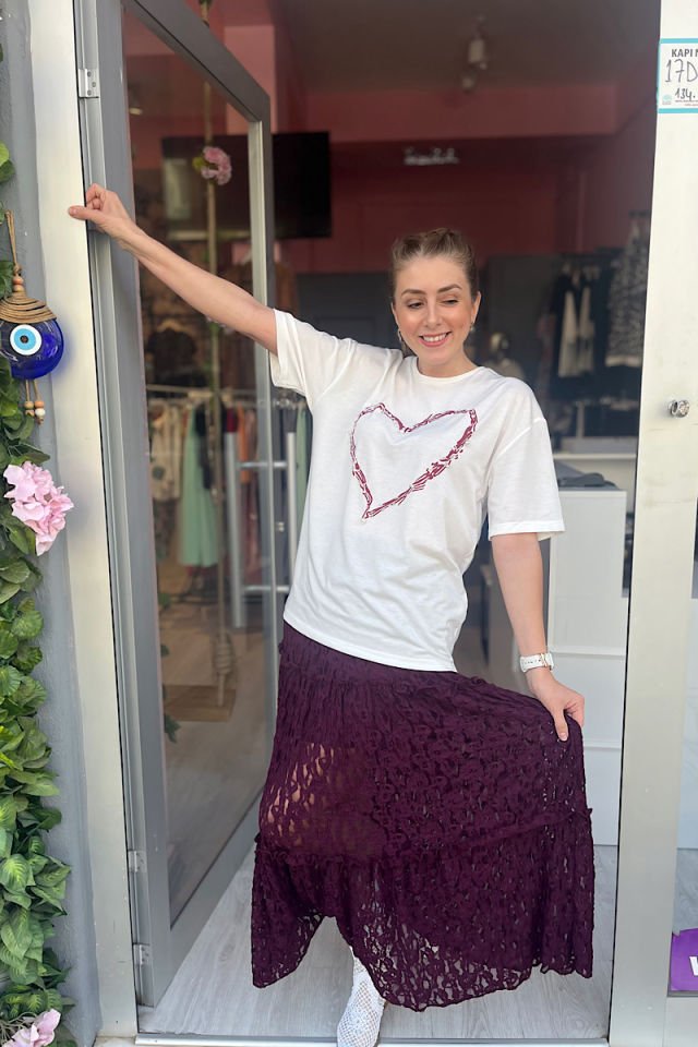 İncili Kalp Detaylı Tişört-Ekru