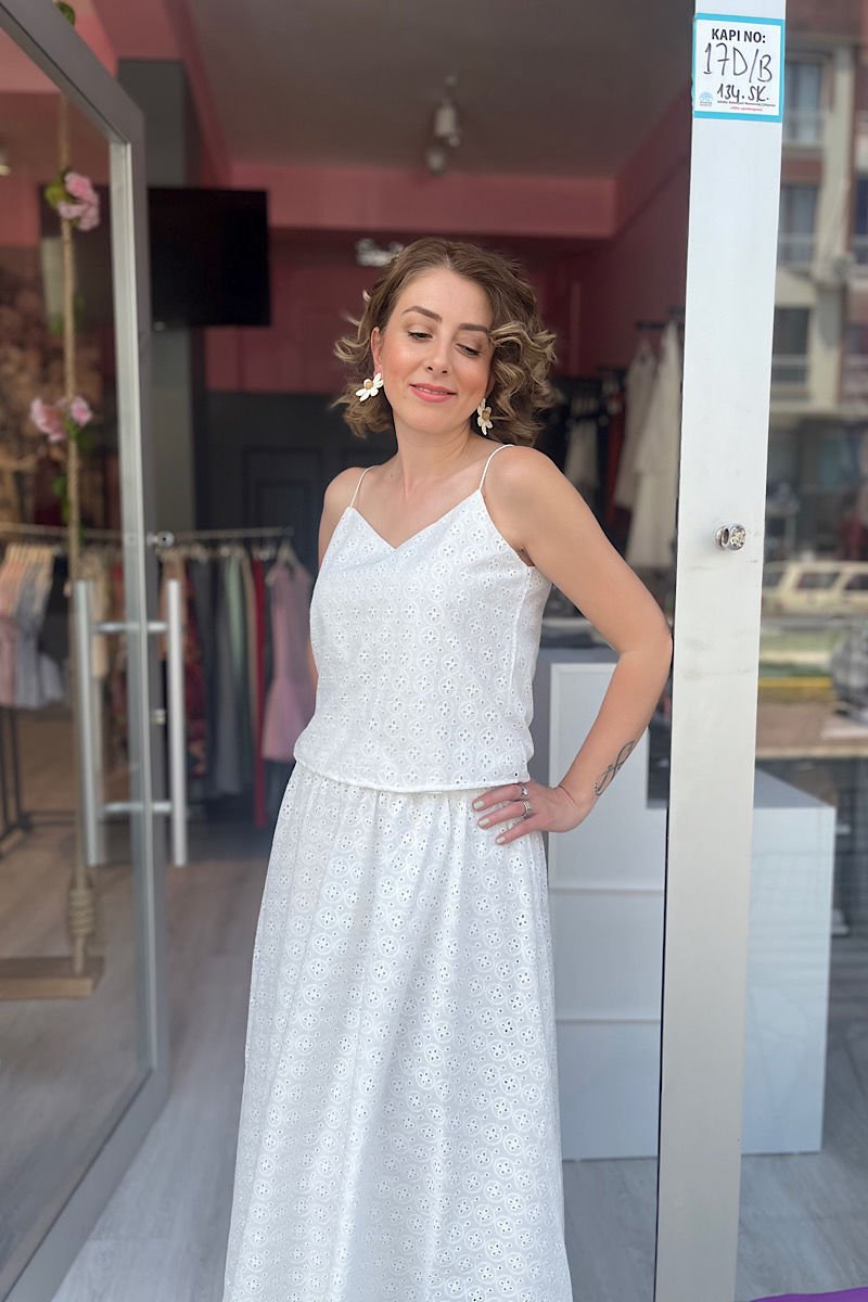 Brode Kumaş Askılı Bluz-Ekru