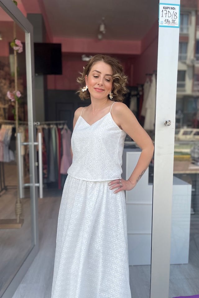 Brode Kumaş Askılı Bluz-Ekru