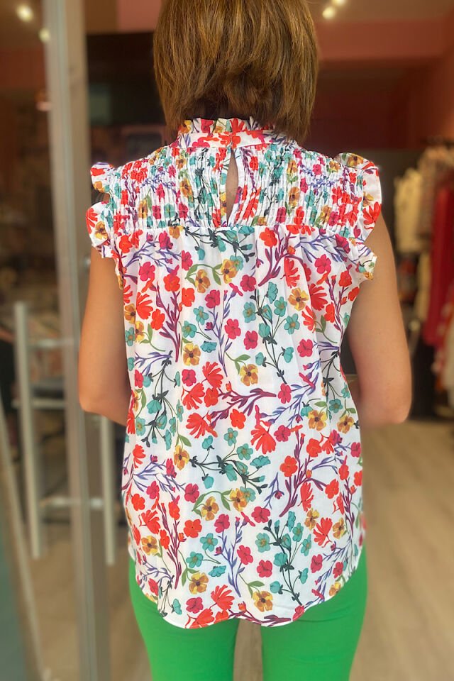 Çiçek Desenli Kolları Fırfırlı Bluz