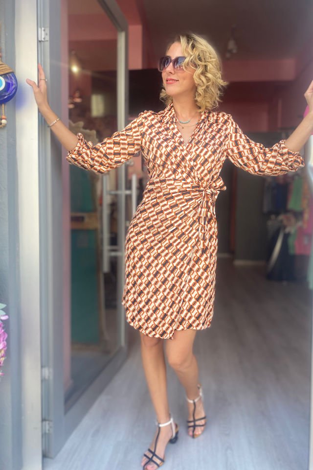 Desenli Kruvaze Elbise