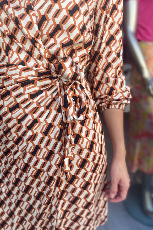 Desenli Kruvaze Elbise