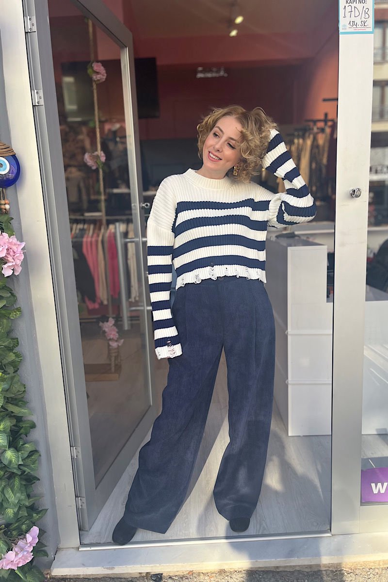 Yırtık Detaylı Kazak