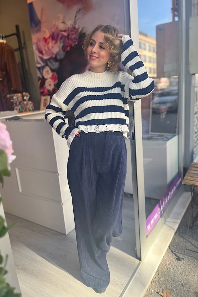 Yırtık Detaylı Kazak