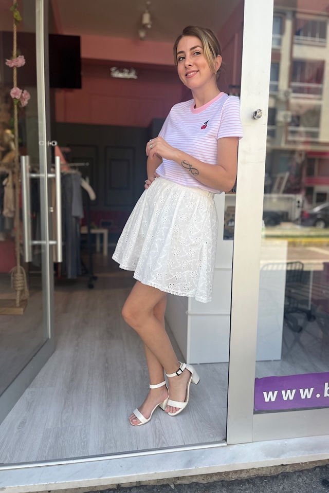 Brode Kumaş İçi Şortlu Etek-Ekru