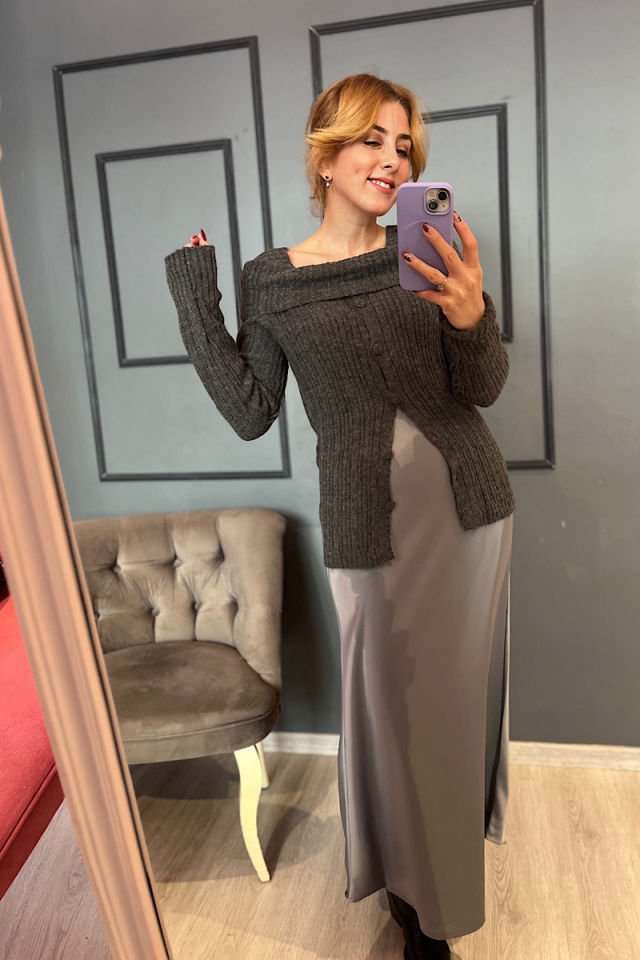 Omuz Detaylı Düğmeli Triko-Füme